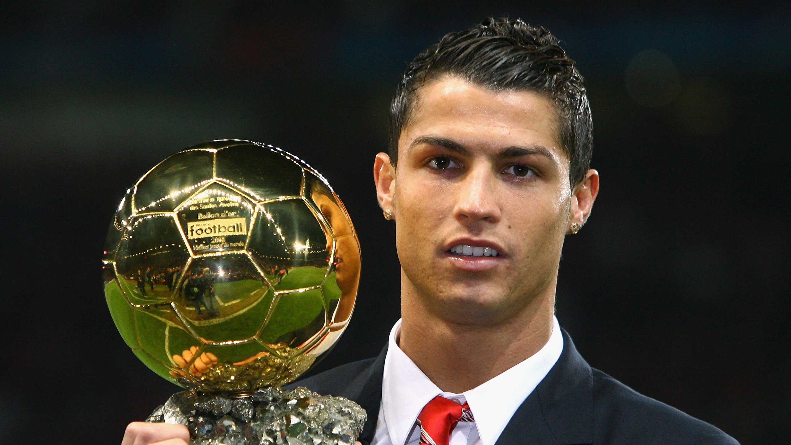 绿茵场上的唯一对决，当爱尔兰的坚韧遇见阿尔及利亚的灵动，阿劳霍如何成为胜负手？